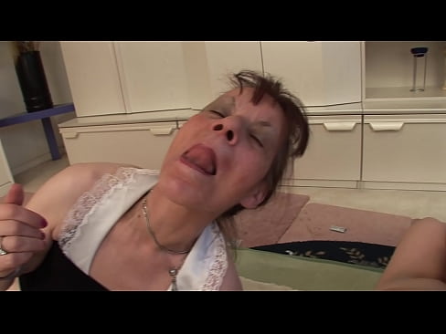 ❤️ Bi amona eta aitona batek hirukotea dute ❤ Kalitatezko pornoa gurean eu.dreamlandpassionfever.ru ❌️